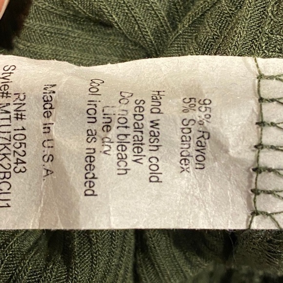 Bobeau Army Green Long Flutter Sleeve Top Size Large - Picture 10 of 10